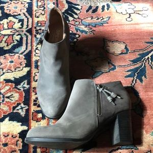 Size 9.5 Sperry Ankle boots